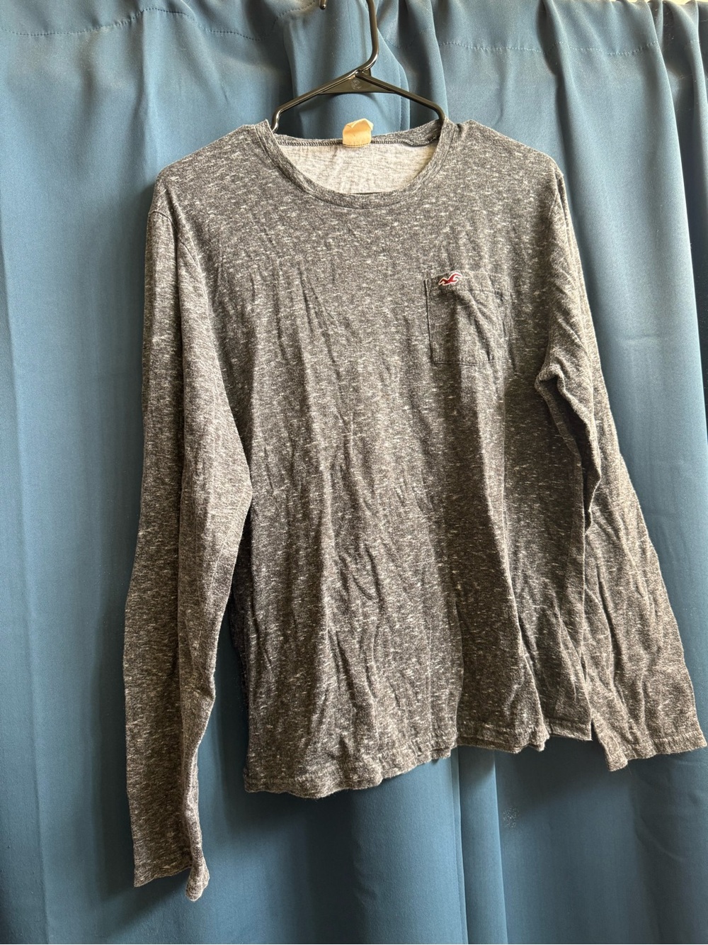Hollister Women’s Heathered Dark Gray Long Sleeve Crew Shirt